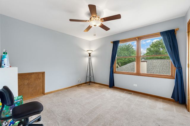 855 Ayers Street, Bolingbrook, IL 60440