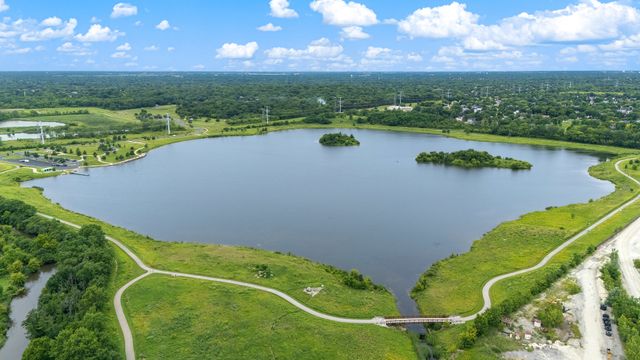 855 Ayers Street, Bolingbrook, IL 60440