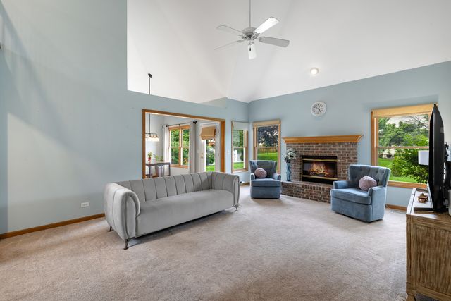 855 Ayers Street, Bolingbrook, IL 60440