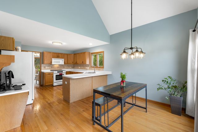 855 Ayers Street, Bolingbrook, IL 60440