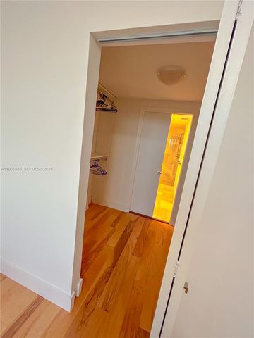 19501 W Country Club Dr 1209, Aventura, FL 33180