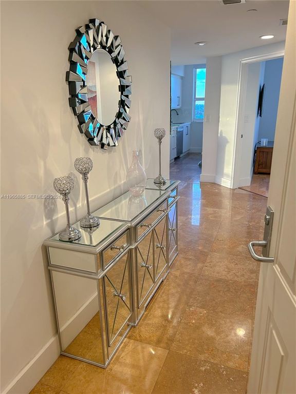 19501 W Country Club Dr 1209, Aventura, FL 33180