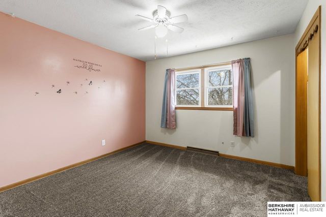 2408 Chandler Road E, Bellevue, NE 68005