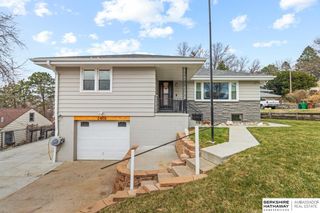2408 Chandler Road E, Bellevue, NE 68005