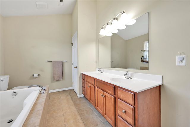 221 CROSSWIND WAY, Lebanon, PA 17042