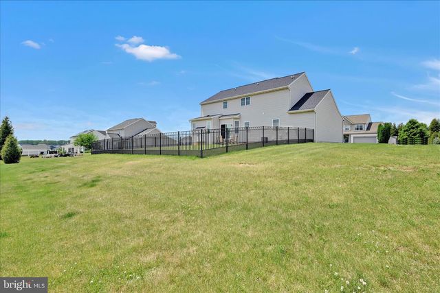 221 CROSSWIND WAY, Lebanon, PA 17042