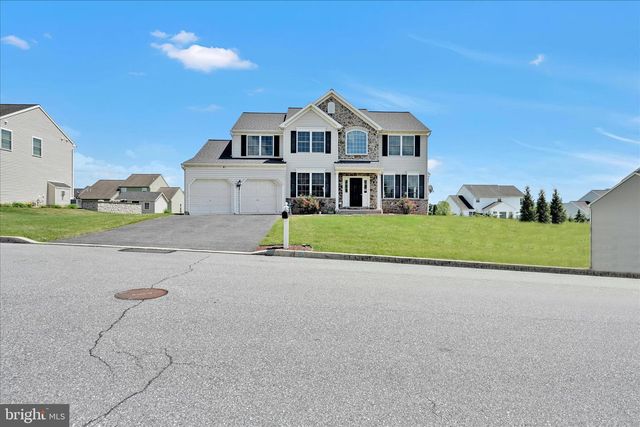 221 CROSSWIND WAY, Lebanon, PA 17042