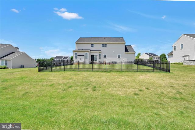221 CROSSWIND WAY, Lebanon, PA 17042