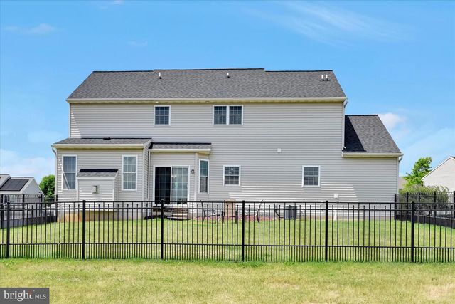 221 CROSSWIND WAY, Lebanon, PA 17042
