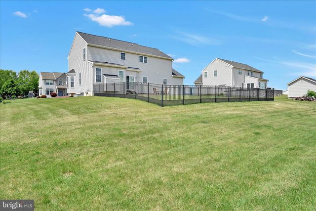 221 CROSSWIND WAY, Lebanon, PA 17042