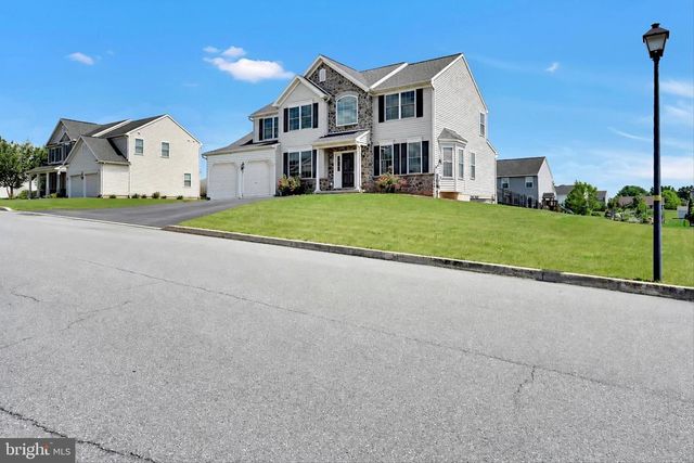 221 CROSSWIND WAY, Lebanon, PA 17042