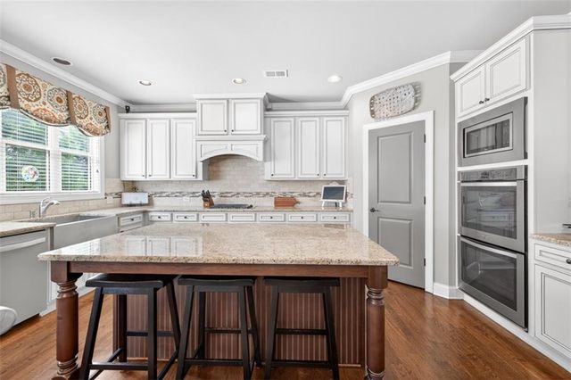 1906 Skybrooke Lane, Hoschton, GA 30548