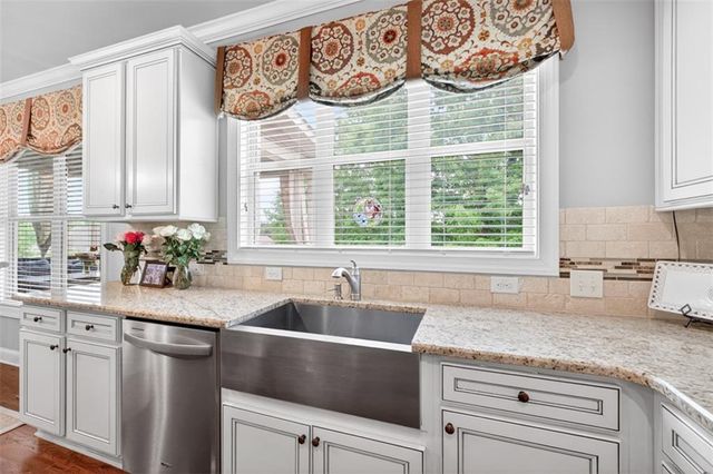 1906 Skybrooke Lane, Hoschton, GA 30548
