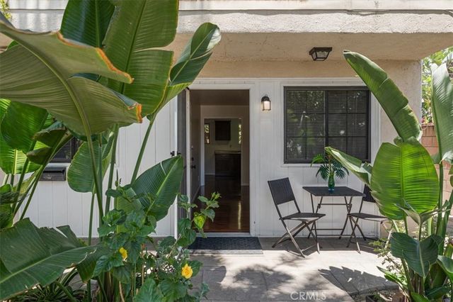 22521 Victory Boulevard B, West Hills, CA 91307