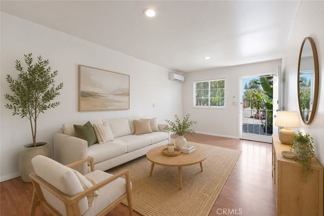 22521 Victory Boulevard B, West Hills, CA 91307