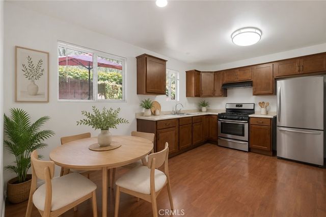 22521 Victory Boulevard B, West Hills, CA 91307