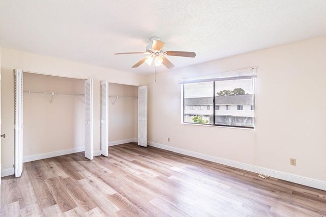 1402 Wharf Lane, Greenacres, FL 33463