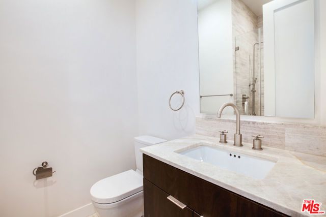 12320 MONTANA Avenue 303, Los Angeles, CA 90049