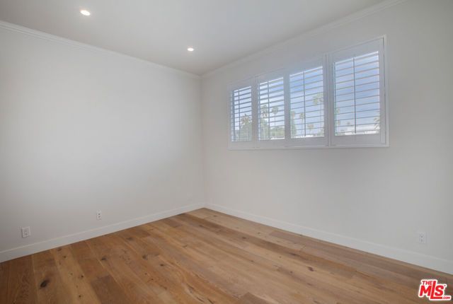 12320 MONTANA Avenue 303, Los Angeles, CA 90049