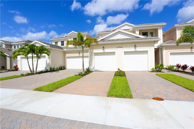 4709 Arboretum CIR 101, Naples, FL 34112
