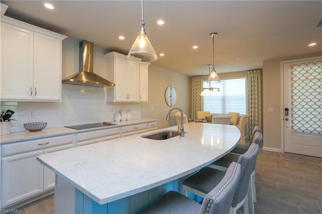4709 Arboretum CIR 101, Naples, FL 34112