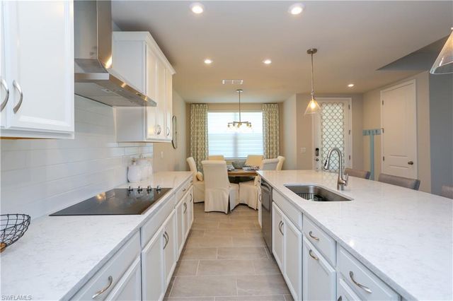 4709 Arboretum CIR 101, Naples, FL 34112