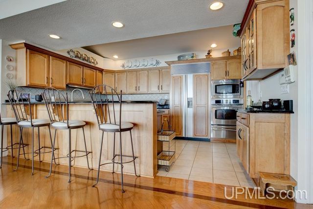 2186 10th Street, Menominee, MI 49858