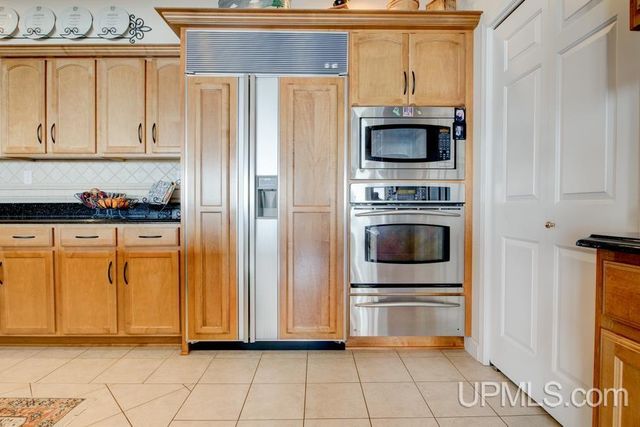 2186 10th Street, Menominee, MI 49858