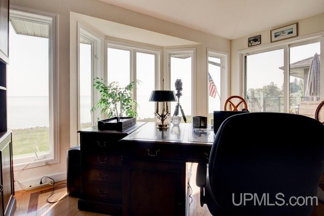 2186 10th Street, Menominee, MI 49858