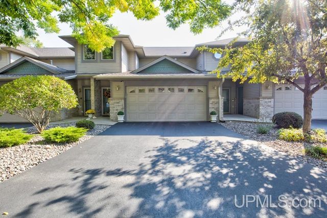 2186 10th Street, Menominee, MI 49858