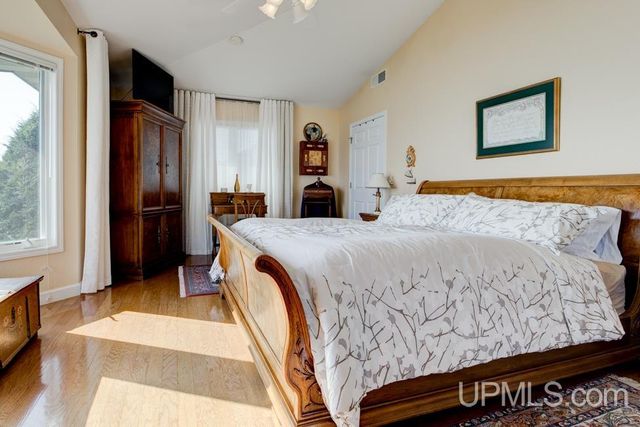 2186 10th Street, Menominee, MI 49858