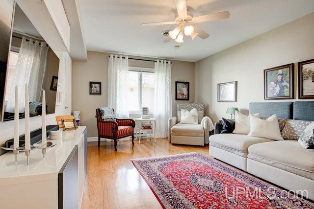 2186 10th Street, Menominee, MI 49858