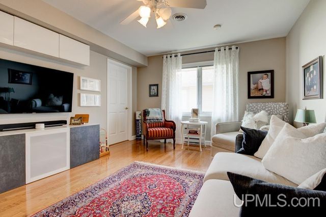 2186 10th Street, Menominee, MI 49858