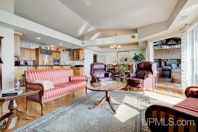 2186 10th Street, Menominee, MI 49858