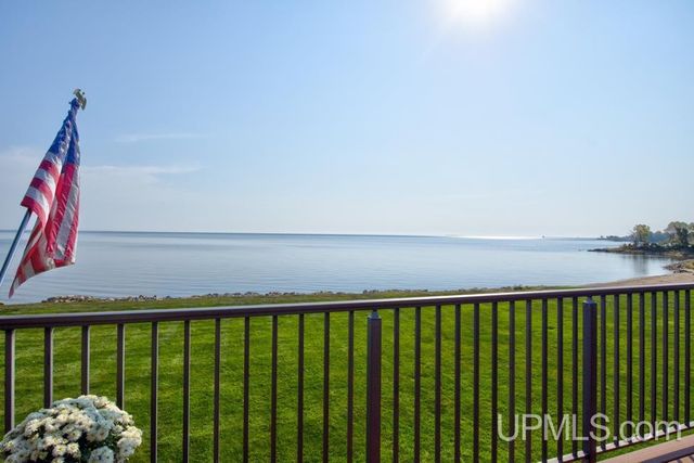 2186 10th Street, Menominee, MI 49858