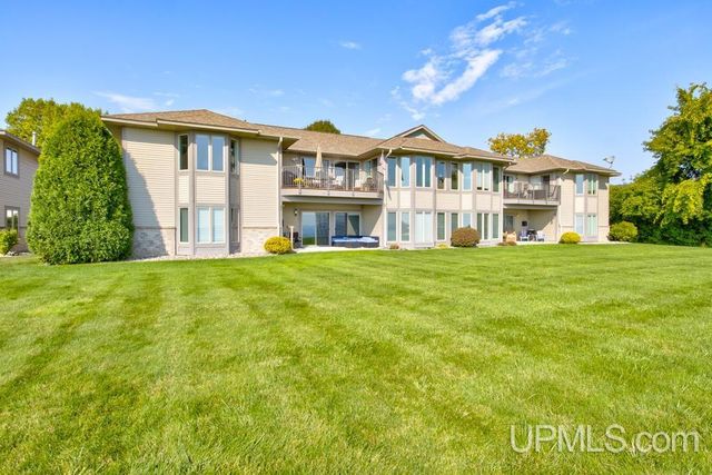 2186 10th Street, Menominee, MI 49858