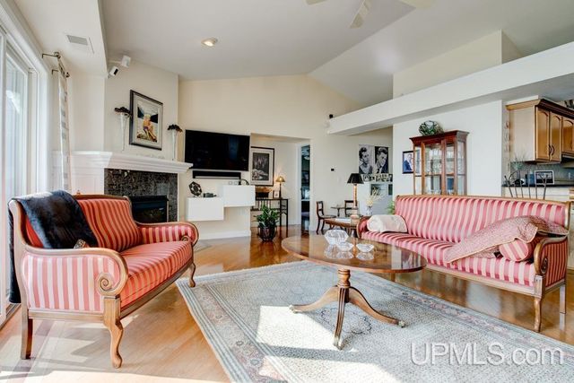 2186 10th Street, Menominee, MI 49858