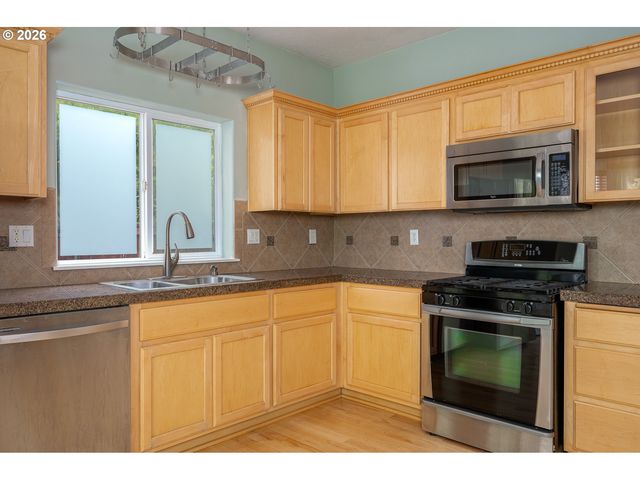 3789 Nw 4TH Ave, Hillsboro, OR 97124