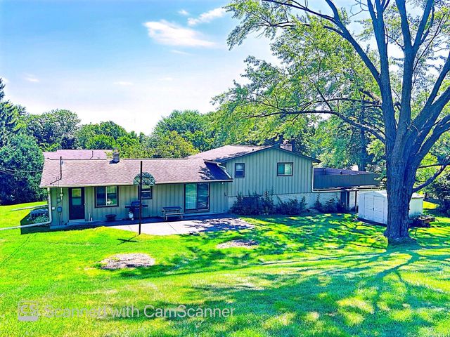 5135 S Menard DRIVE, New Berlin, WI 53151
