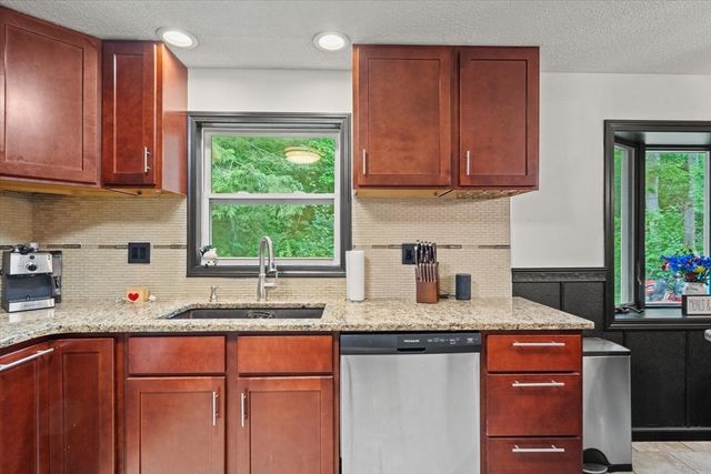 24 Helena St, Ludlow, MA 01056