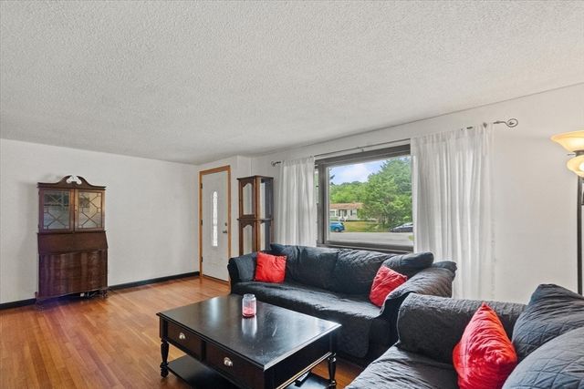 24 Helena St, Ludlow, MA 01056