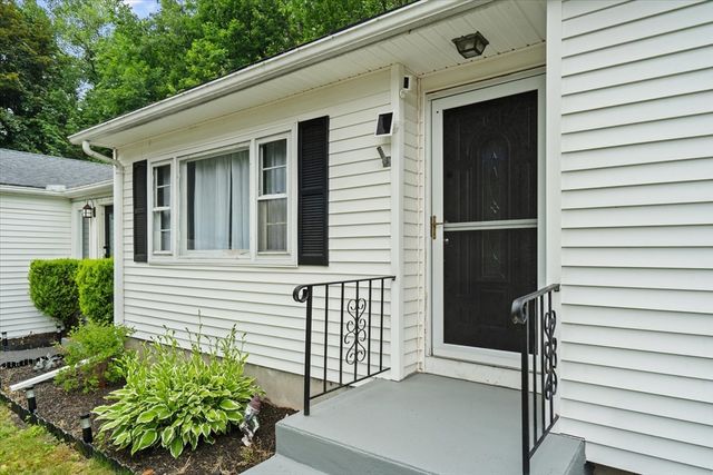 24 Helena St, Ludlow, MA 01056