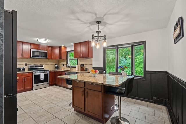 24 Helena St, Ludlow, MA 01056