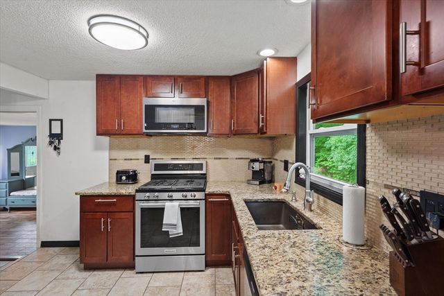 24 Helena St, Ludlow, MA 01056