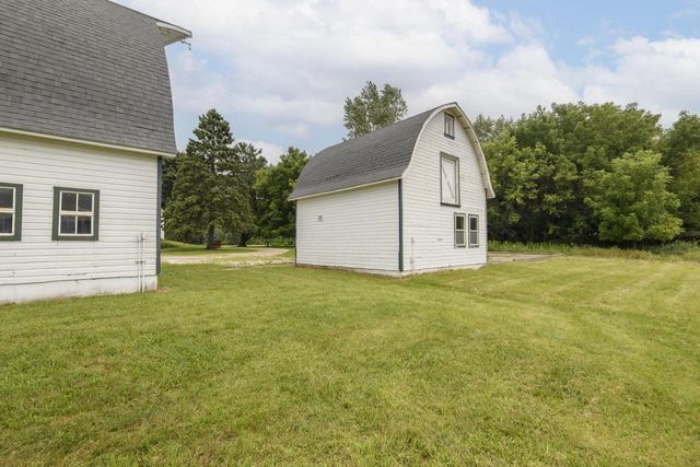 N15W24887 Bluemound ROAD, Pewaukee, WI 53072