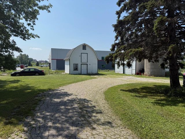 N15W24887 Bluemound ROAD, Pewaukee, WI 53072