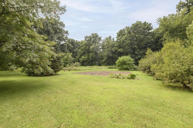 N15W24887 Bluemound ROAD, Pewaukee, WI 53072
