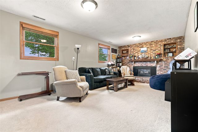 805 SE Trilein Drive, Ankeny, IA 50021