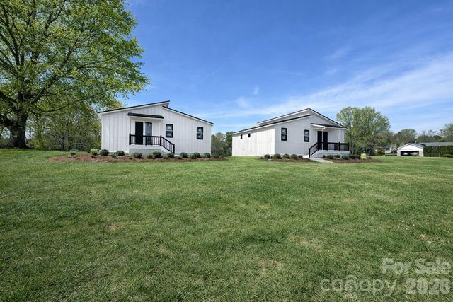 45 Klimovych Road, Hendersonville, NC 28792