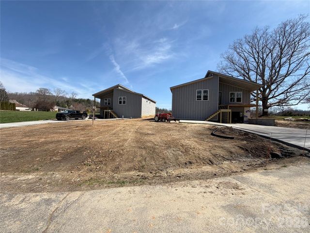 45 Klimovych Road, Hendersonville, NC 28792